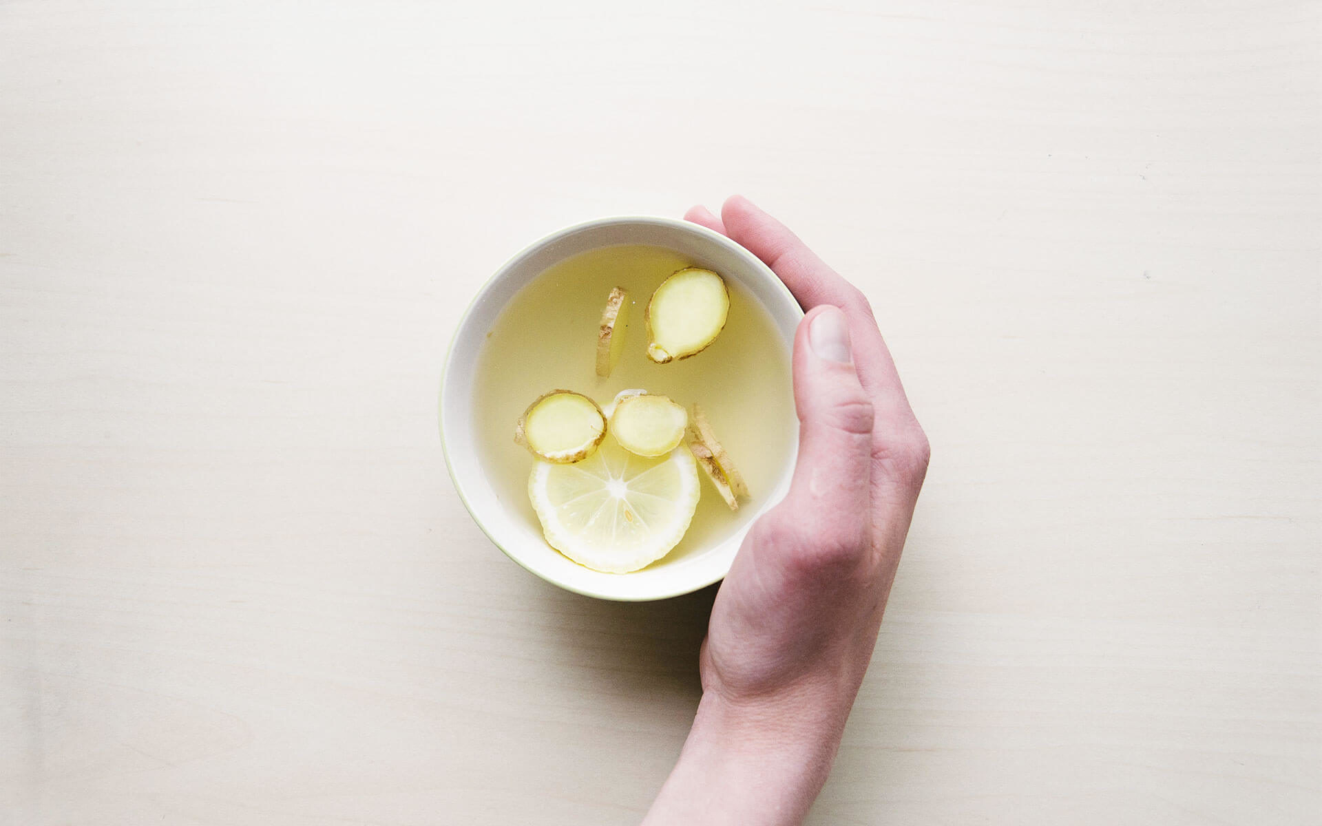 cup of hot water with lemon