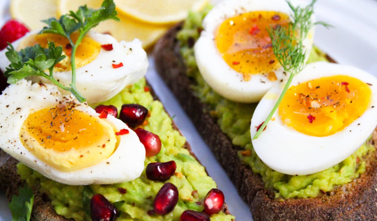 eggs sensitivity, eggs on avocado toast